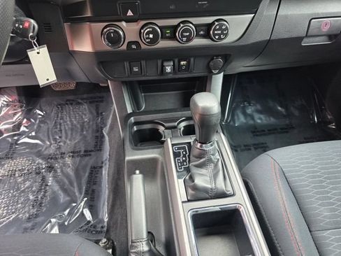 Used 2019 Toyota Tacoma SR5 AWD/4WD image 24