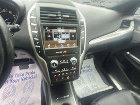 Used 2018 Lincoln MKC Premiere image 22