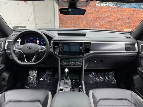 Used 2021 Volkswagen Atlas Cross Sport SEL Premium image 12