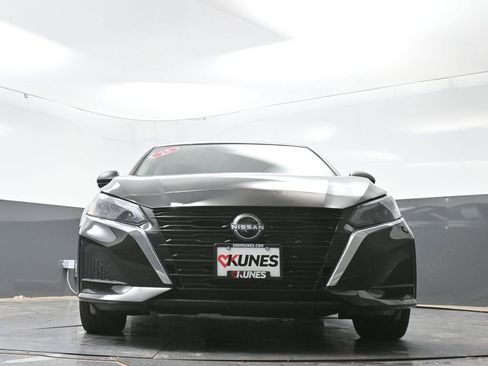 Used 2025 Nissan Altima 2.5 SV FWD image 49