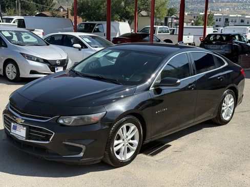 Used 2017 Chevrolet Malibu LT FWD image 8