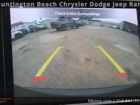 Used 2023 Chrysler Pacifica Touring-L image 29