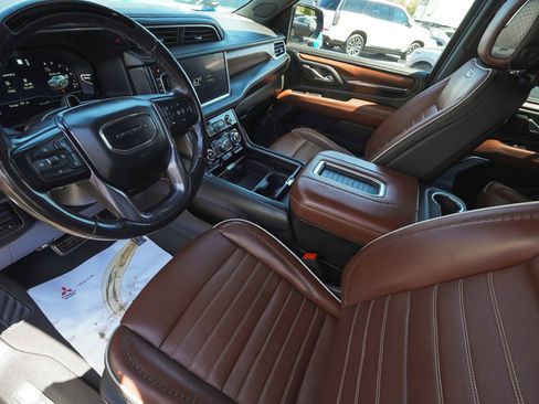 Used 2023 GMC Yukon Denali Ultimate AWD/4WD image 17