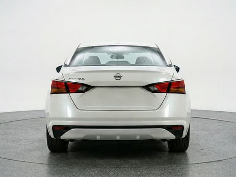 Used 2025 Nissan Altima 2.5 SV image 7