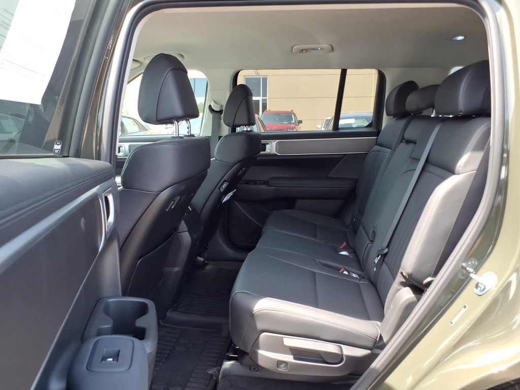 Used 2026 Hyundai Santa Fe SEL AWD/4WD image 11