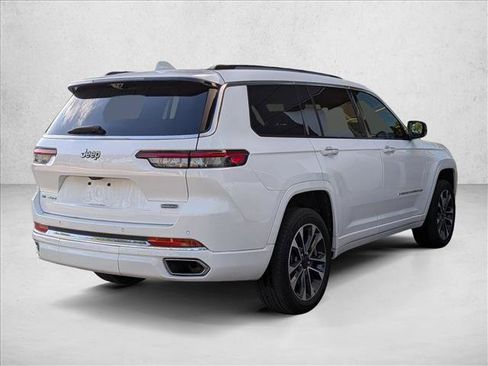 Used 2021 Jeep Grand Cherokee L Overland w/ Luxury Tech Group IV AWD/4WD image 5