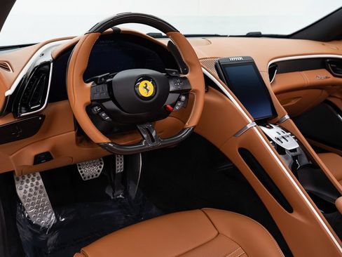 Used 2025 Ferrari Roma Spider RWD image 22