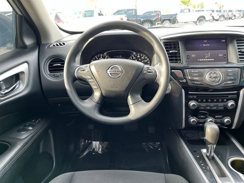 Used 2020 Nissan Pathfinder S AWD/4WD image 18