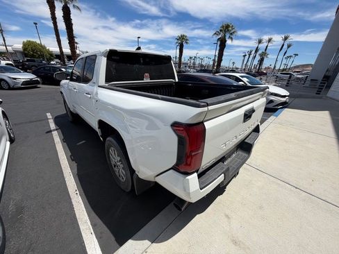 Used 2025 Toyota Tacoma SR5 AWD/4WD image 13