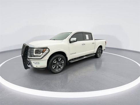 Used 2021 Nissan Titan Platinum Reserve w/ Moonroof Package image 4