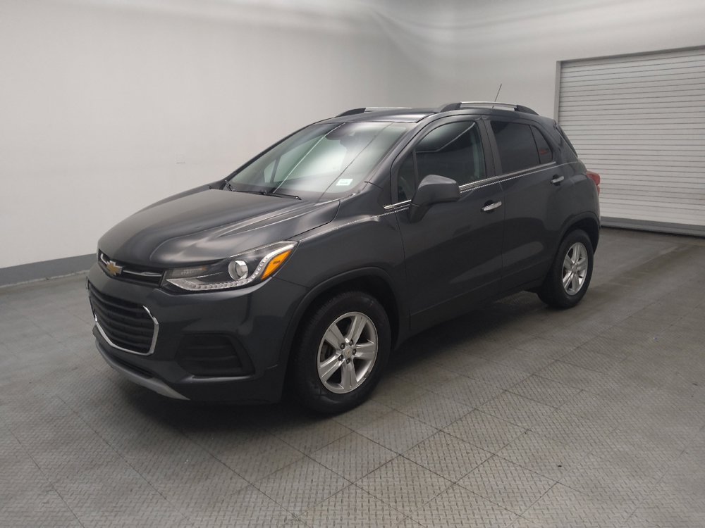 Used 2018 Chevrolet Trax LT w/ LT Convenience Package FWD image 2