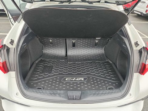 Used 2019 Toyota C-HR Limited FWD image 27