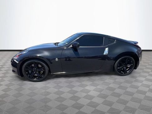 Used 2011 Nissan 370Z Touring w/ Sport Pkg RWD image 4
