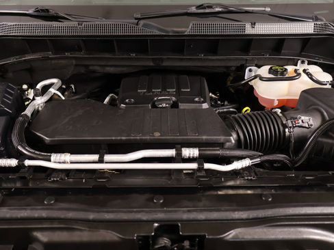 Used 2024 Chevrolet Silverado 1500 Custom image 18