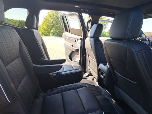 New 2026 Buick Enclave Avenir w/ Super Cruise Package image 11