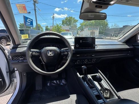 Used 2023 Honda Accord EX image 10