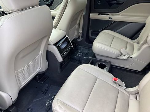 Used 2022 Lincoln Aviator Reserve w/ Elements Package Plus AWD/4WD image 14