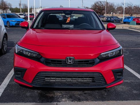 Used 2022 Honda Civic EX image 2
