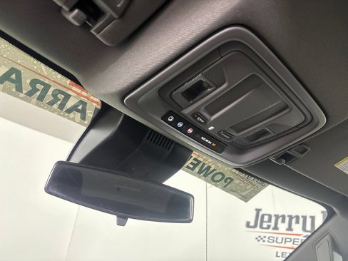 Used 2025 GMC Sierra 1500 Elevation AWD/4WD image 21