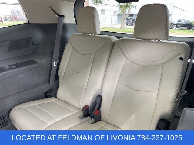 Certified 2024 Cadillac XT6 Premium Luxury w/ Technology Package AWD/4WD image 40