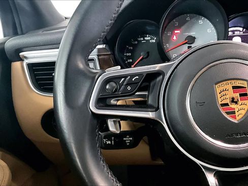 Used 2018 Porsche Macan S image 23