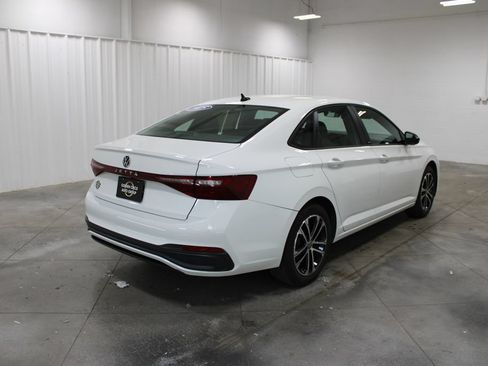 Used 2025 Volkswagen Jetta Sport FWD image 9