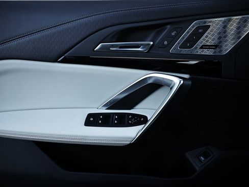 Certified 2025 BMW X2 xDrive28i w/ Technology Package image 15