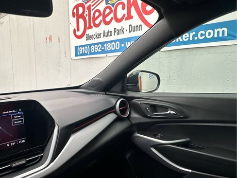 Certified 2025 Chevrolet Trax RS w/ Driver Confidence Package image 37