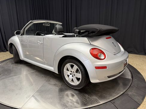 Used 2006 Volkswagen Beetle Convertible w/ Package 1 image 5