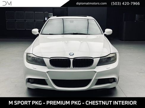 Used 2011 BMW 335i xDrive Sedan AWD/4WD image 11