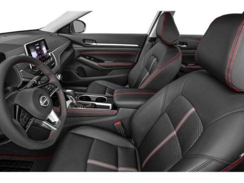 Used 2024 Nissan Altima 2.5 SR w/ SR Premium Package FWD image 38