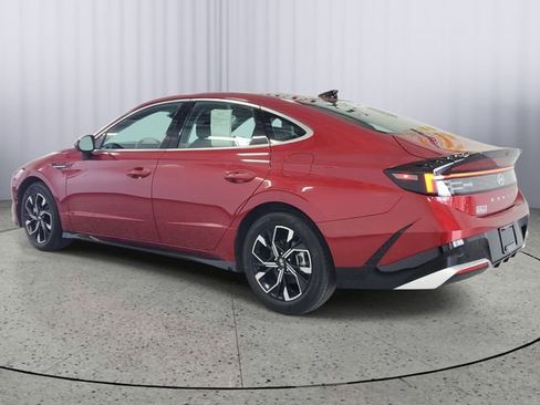 Used 2025 Hyundai Sonata SEL FWD image 3