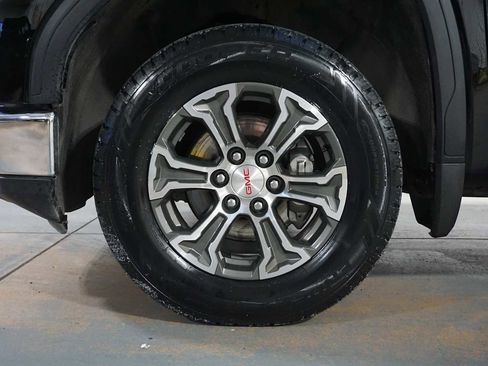 Certified 2025 GMC Sierra 1500 SLT image 8