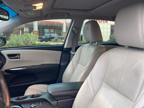 Used 2017 Toyota Avalon XLE Premium FWD image 10
