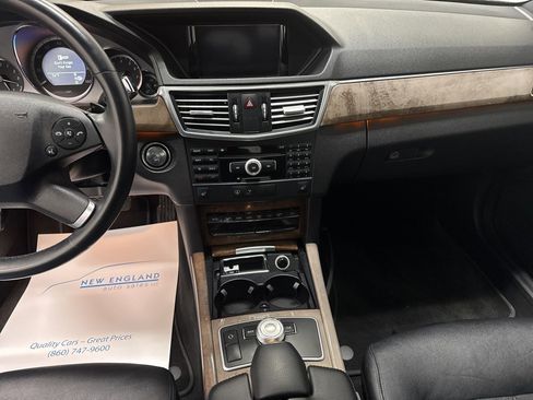 Used 2011 Mercedes-Benz E 350 4MATIC Sedan image 9