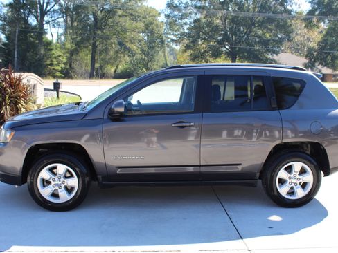 Used 2016 Jeep Compass Latitude image 7