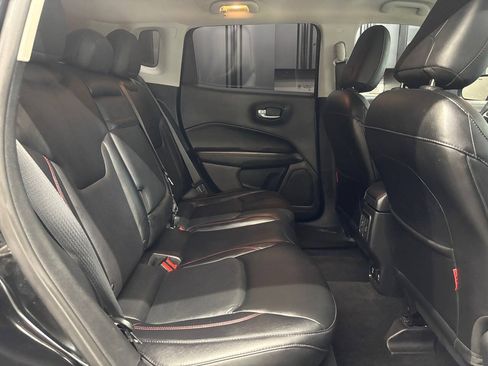 Used 2018 Jeep Compass Trailhawk w/ Leather Interior Group AWD/4WD image 22