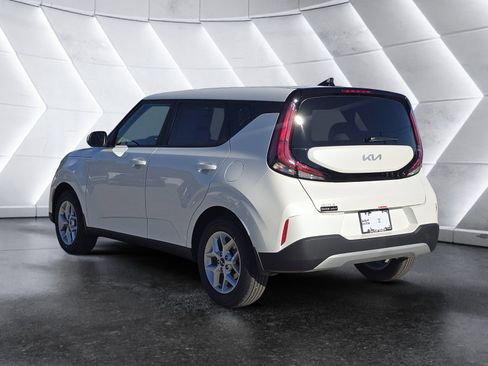 New 2025 Kia Soul LX image 4