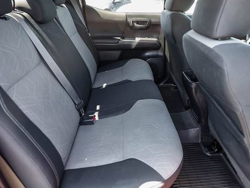 Used 2022 Toyota Tacoma TRD Off-Road AWD/4WD image 20