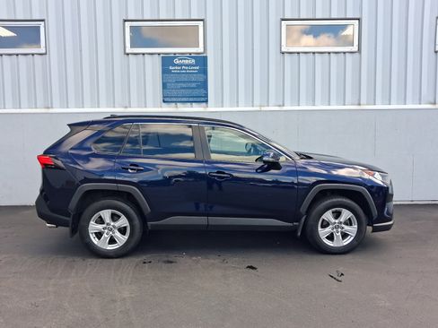 Used 2020 Toyota RAV4 XLE w/ Convenience Package AWD/4WD image 9