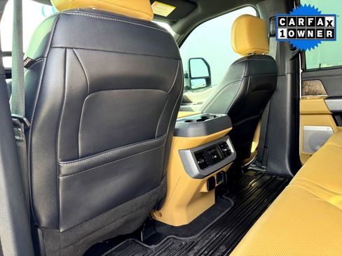 Used 2023 Ford F250 Lariat w/ Chrome Package image 19