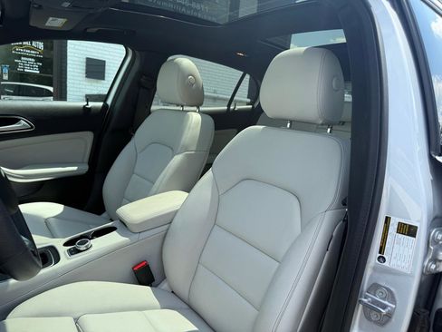 Used 2019 Mercedes-Benz GLA 250 4MATIC image 17
