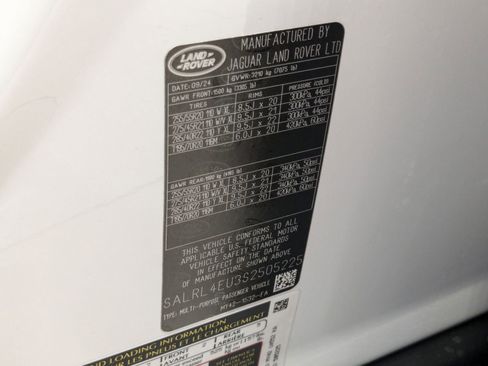 New 2025 Land Rover Discovery Dynamic SE image 15