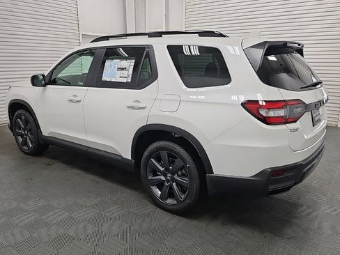 New 2026 Honda Pilot Sport image 5