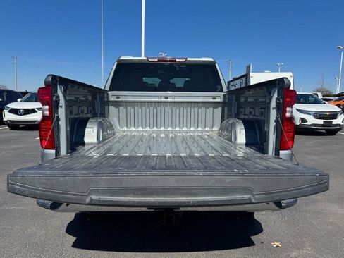 Used 2025 Chevrolet Silverado 1500 LT AWD/4WD image 6