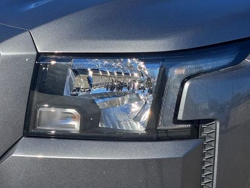 Used 2024 Nissan Frontier SV w/ SV Convenience Package image 8