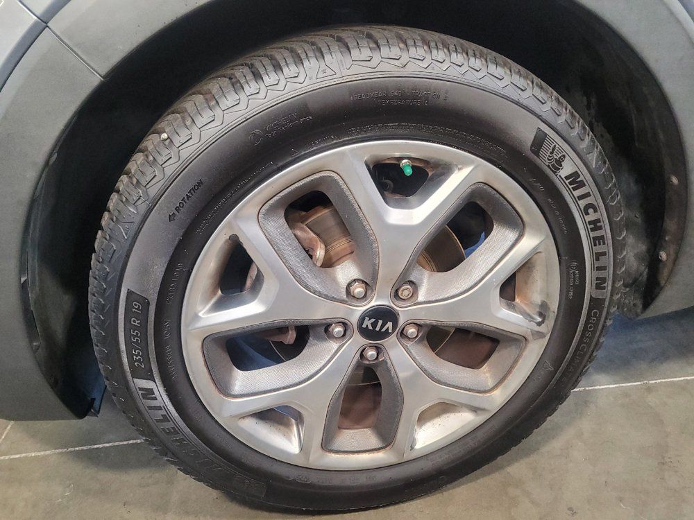 Used 2019 Kia Sorento EX FWD image 31