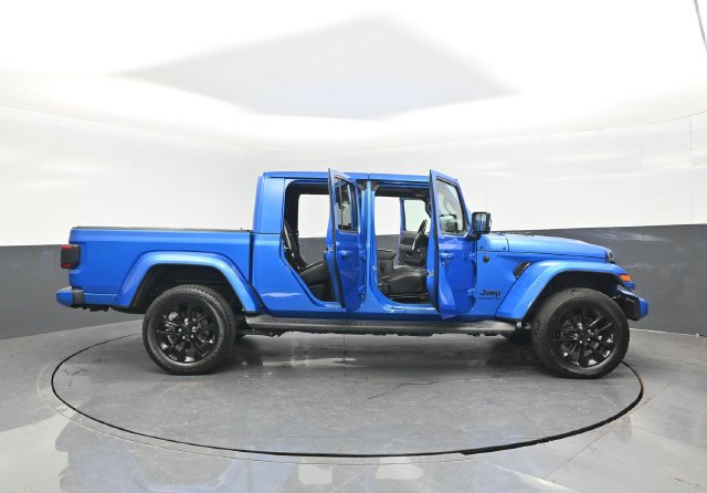 Used 2022 Jeep Gladiator Overland AWD/4WD image 30