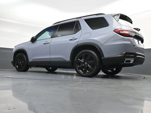Used 2025 Honda Pilot Black Edition image 34