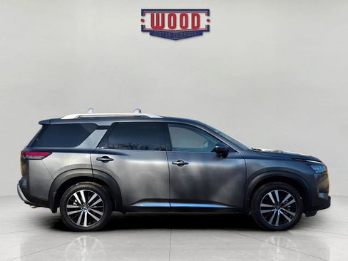 Used 2024 Nissan Pathfinder Platinum w/ Cargo Package image 2